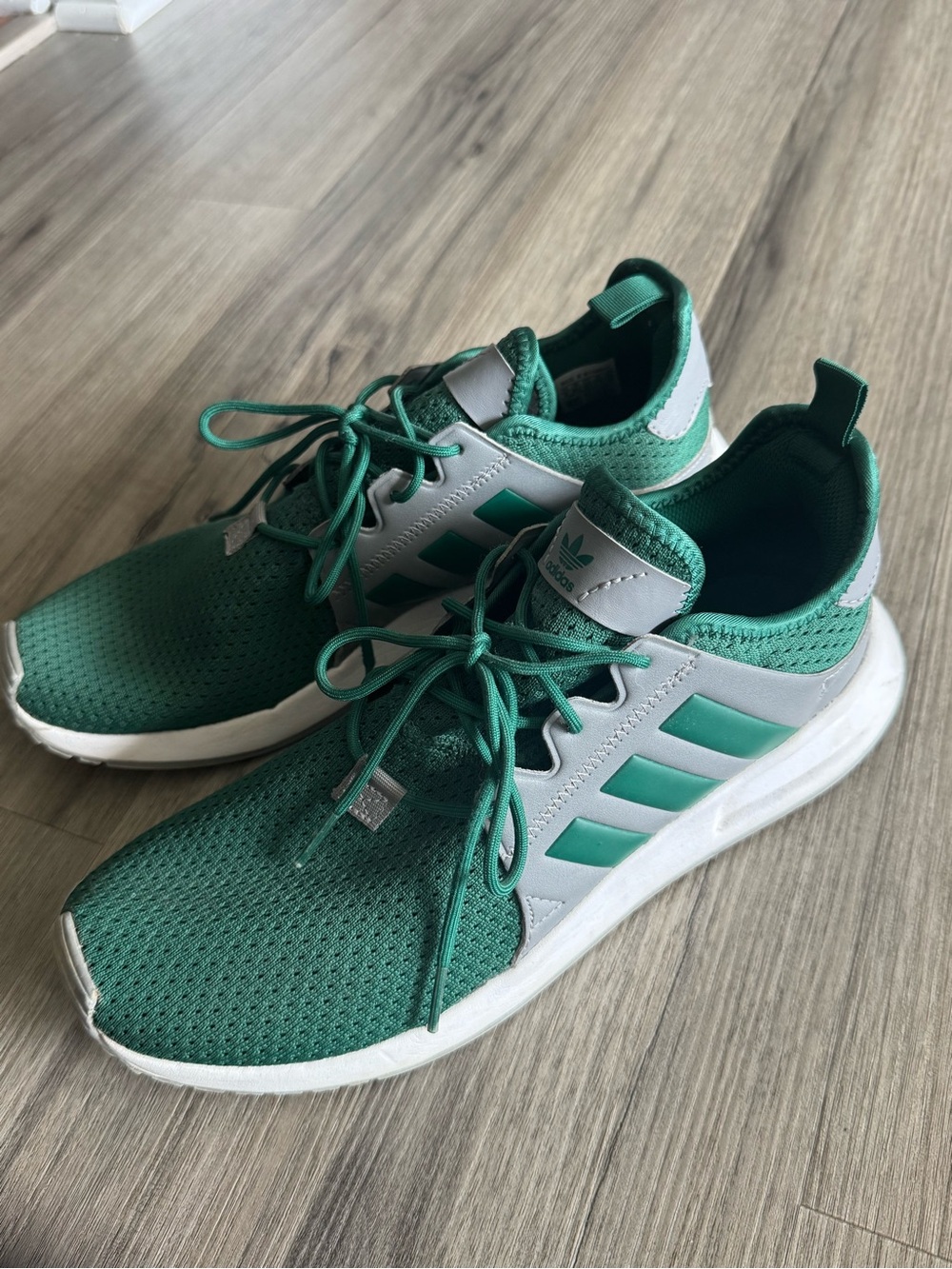adidas Men's Green and White Mesh Running Sneakers size 9